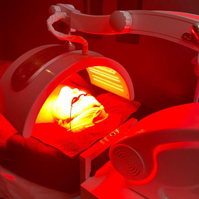 صالون تجميل 640nm 120W Pdt آلة العلاج الضوئي LED لإزالة التجاعيد