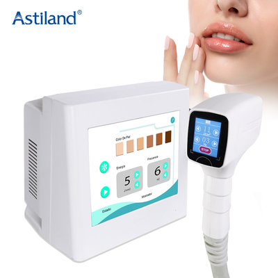 آلة إزالة الشعر بالليزر 808nm الضمان 1 سنة معدات التجميل